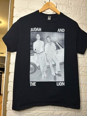 Judah And The Lion - Indie Duo Portrait Shirt - Size Medium